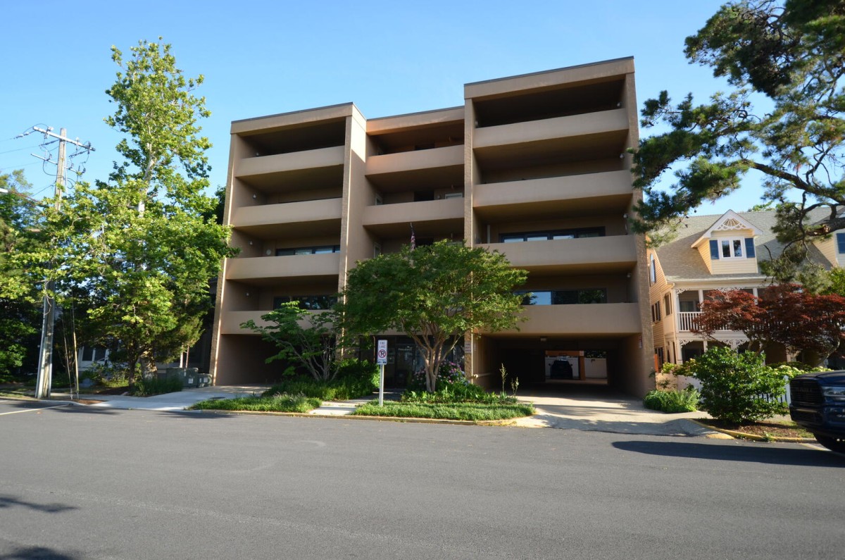 Mann & Sons-23 Maryland Avenue Unit 418-image-1