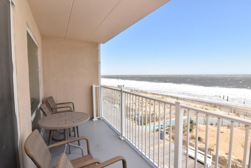 Rehoboth Beach Vacation Rentals-Star of the Sea 212-image-1