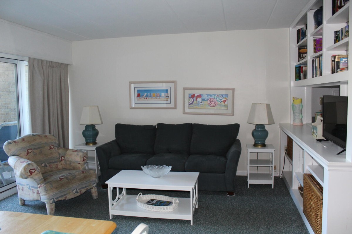 Rehoboth Beach Vacation Rentals-Patrician Towers 105-image-1
